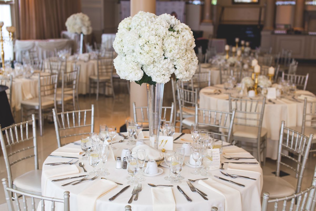 How to Choose Colours for Your Nigerian Wedding (+Bonus Tips)