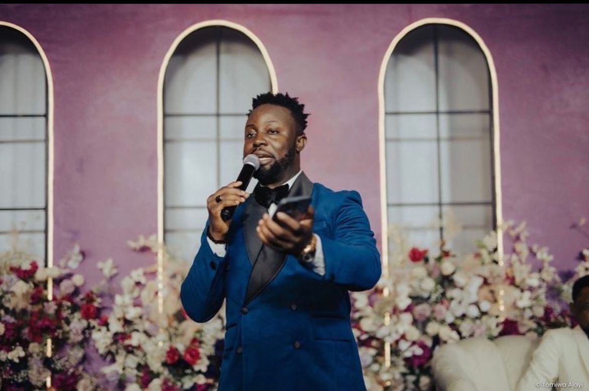 Things to Discuss with Your MC Ahead of Your Wedding